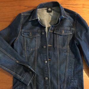 Denim jacket. Dark blue. Small.